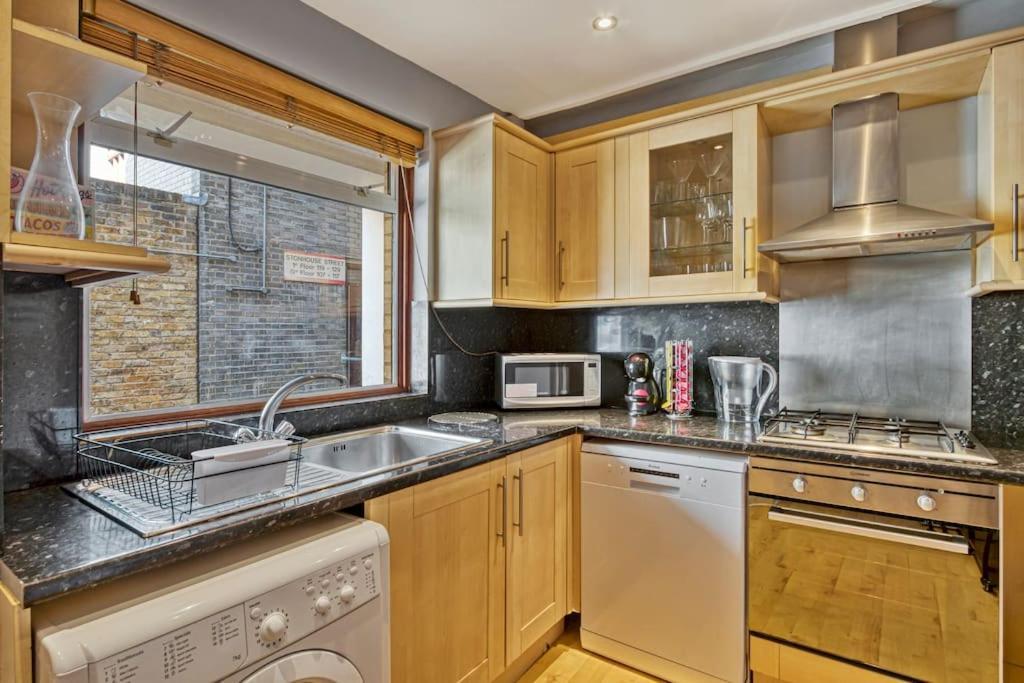 Lovely 3-Bed Clapham Common ロンドン エクステリア 写真