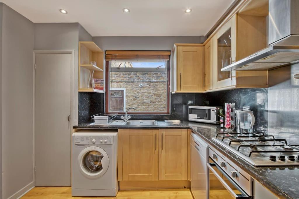Lovely 3-Bed Clapham Common ロンドン エクステリア 写真