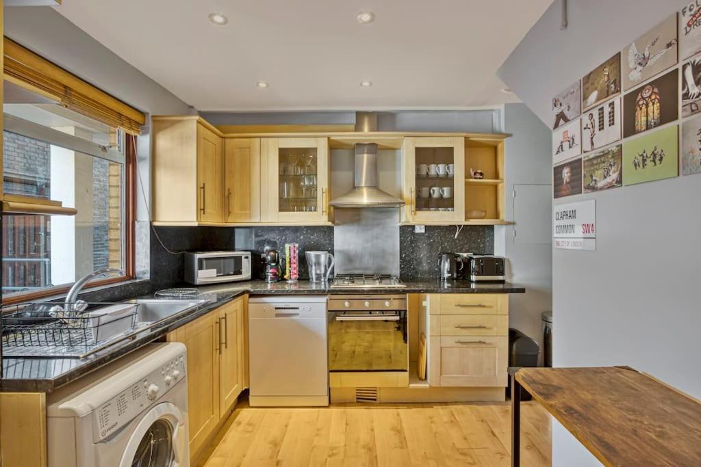 Lovely 3-Bed Clapham Common ロンドン エクステリア 写真
